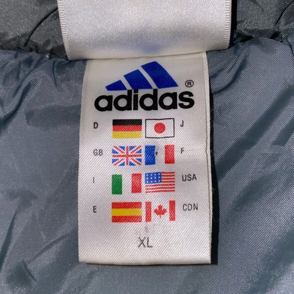 Vintage Adidas Puffer Jacket​ - Picture 4 of 7